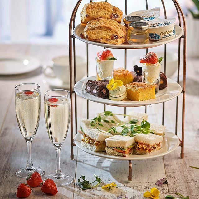 Mothers Day is just around the corner!💝
Get her something extra special this year with our signature afternoon tea ☕️🧁🥂 Served beautifully in our three tier bird 🦢 cage stand!😍 Choose from Classic, Tipsy, Cocktails &amp; Cakes 🧁 or our Limited Editio… ift.tt/2I8Ms1y