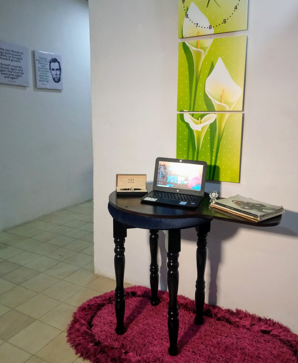 Hopcyku's tweet photo. The request was simple and direct.
A study table and chair for our client.
We came up with this table, made with waste motorcycle tyre.
We'll unveil the chair soon.
we create #masterpiece out of #waste.
#studychair #handmade #PearlRecycling https://t.co/k8btqAWRnt