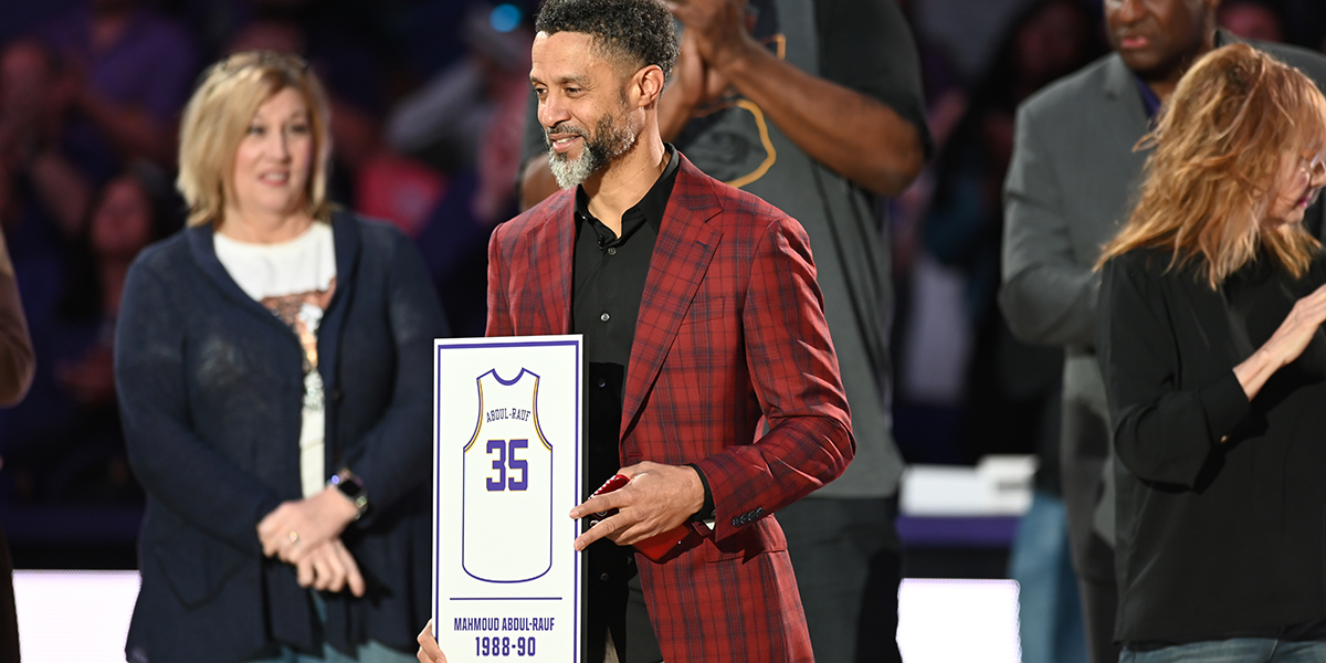 WAFB9Sports's tweet photo. #LSU retired Mahmoud Abdul-Rauf's No. 35 jersey during halftime of the game against Texas A&amp;M.
https://t.co/wPsOMisMjZ https://t.co/HMTCAZikqB