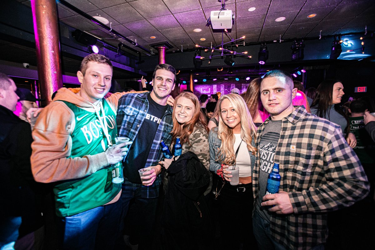 Who loved #KristenandtheNoise as much as we did last night? The house was packed per usual, and we love seeing you sing along to the greatest hits. 😍 

Stay tuned for Round 2 tonight, starting at 9pm! #TheHarpBoston