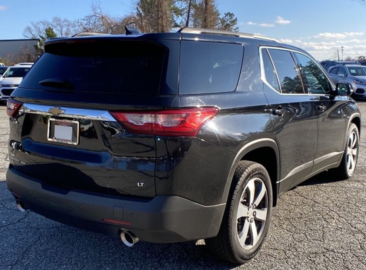 Fit everybody you love and more in this #used 2019 #ChevroletTraverse, which comes equipped with a third-row!

bit.ly/34RD3o7