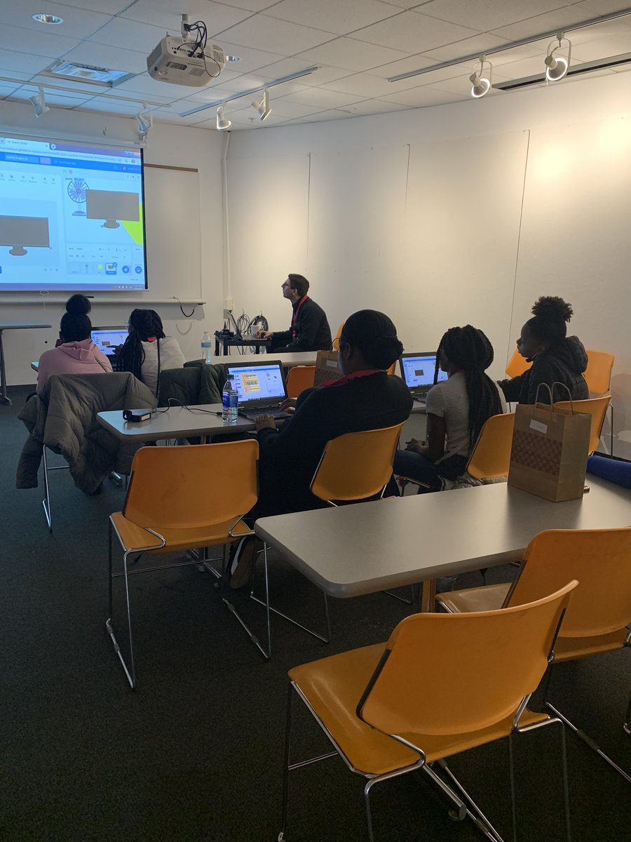 These Detroit Tech Bosses are coding a Smart-room using Machine Learning <a href="/LawrenceTechU/">Lawrence Tech</a> #FutureTechBoss