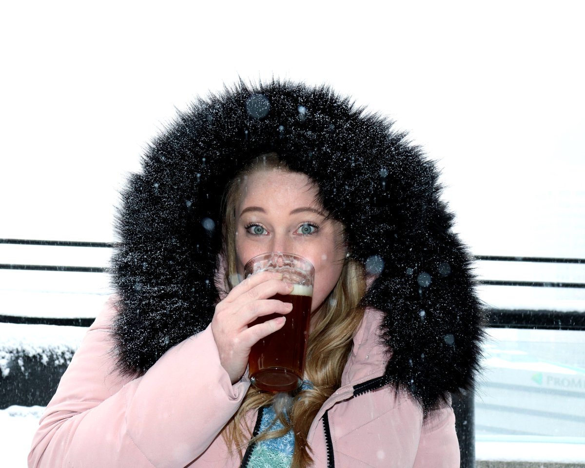 Happy Leap Day, Toledo! The city looks like a snow globe from our patio today! Use the extra day to your advantage and head up to the roof for a drink or two! 

#RenHotels #RenaissanceToledo #TheHeightsToledo #LeapDay #LeapYear #RooftopBars