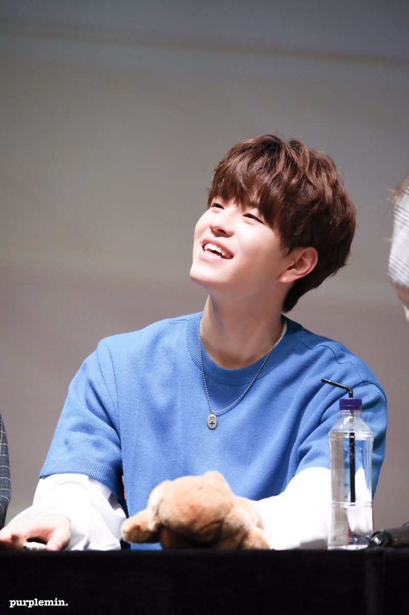 — 200229  ↳ day 60 of 366 [♡]; dear seungmin, i cannot believe that it’s already the end of february and tomorrow is march, feels like time is passing so fast yet so slow, anyways i hope you’re taking care of yourself and that you’re happy and healthy, i love you so much