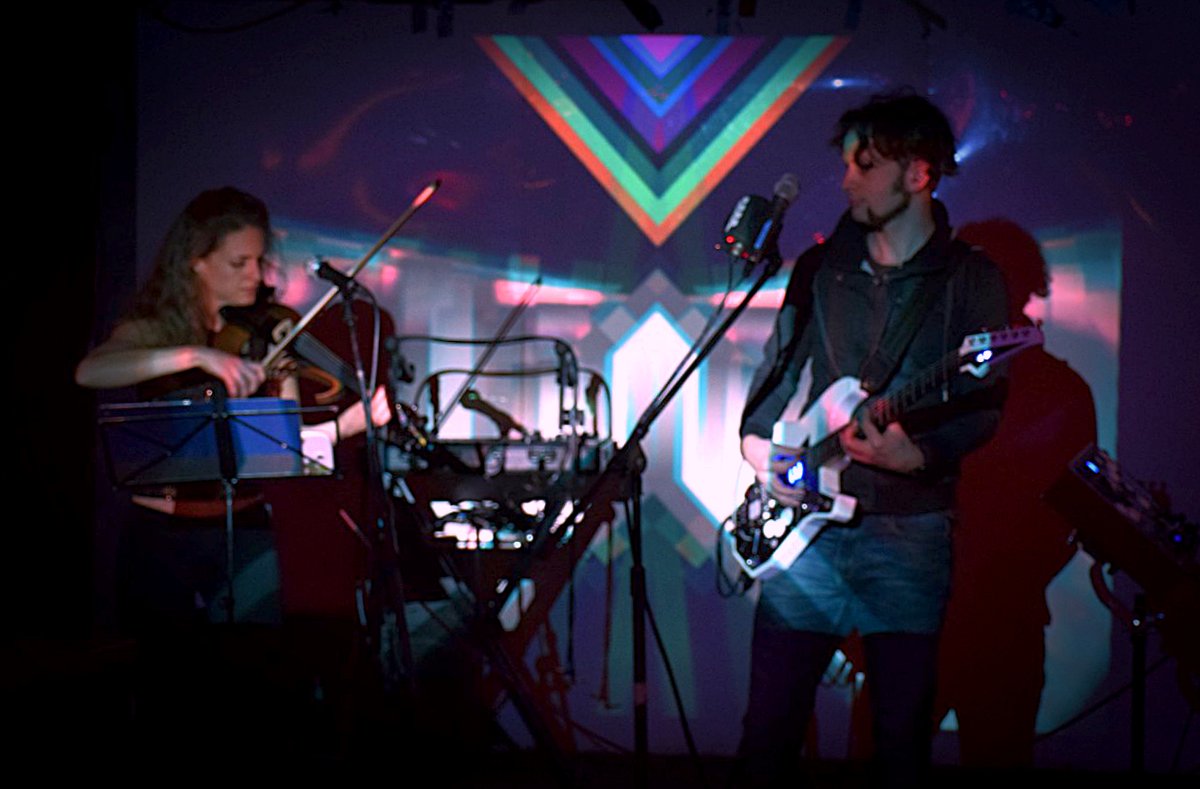 moldover's tweet photo. San Francisco, tomorrow (Tues) at
@bottomofthehill with headliner
@ElliotMossMusic (#NYC) and #derover (#NYC) ALL THE MUSIKS!!!
#controllerism #electronicmusic #livemusic #bottomofthehill #specialguest #tacotuesday https://t.co/kq7W9ppyvm