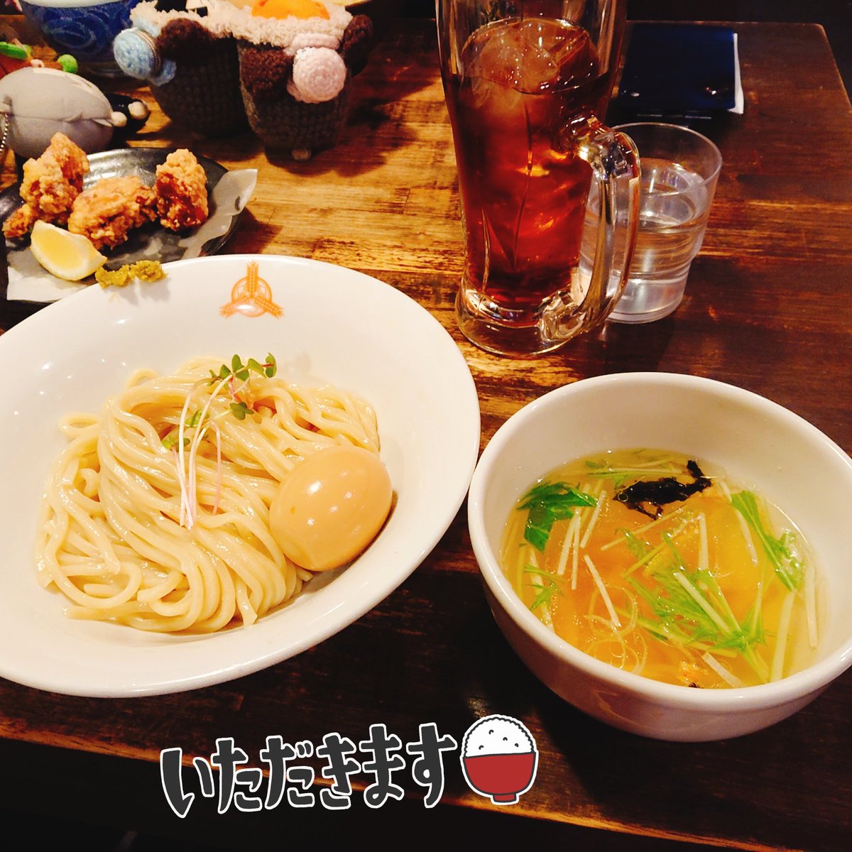 関西組でおいしーごはん食べて、ケーキつついて、お絵描きして、歌って、遊んできました✨
ずっとしゃべったり、お腹いたくなるくらいめちゃくちゃ笑ったりしたんだけど体感5分過ぎて記憶がない(笑)
ジャンルが違っても楽しめるのすごい嬉しい✨いつもありがとー?だいすき( '▽`)?