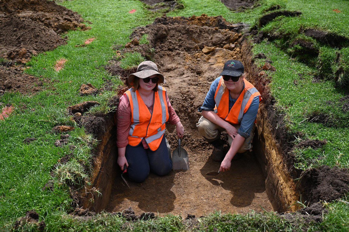 ABACUS_ANU's tweet photo. Last week ANU Archaeology students, along with team members from Extent Heritage, RAO representative Michelle House and Ruby the dog, conducted the first archaeological excavation on ANU campus!
Photo credit: @ANUcass https://t.co/reQc7FBpnx