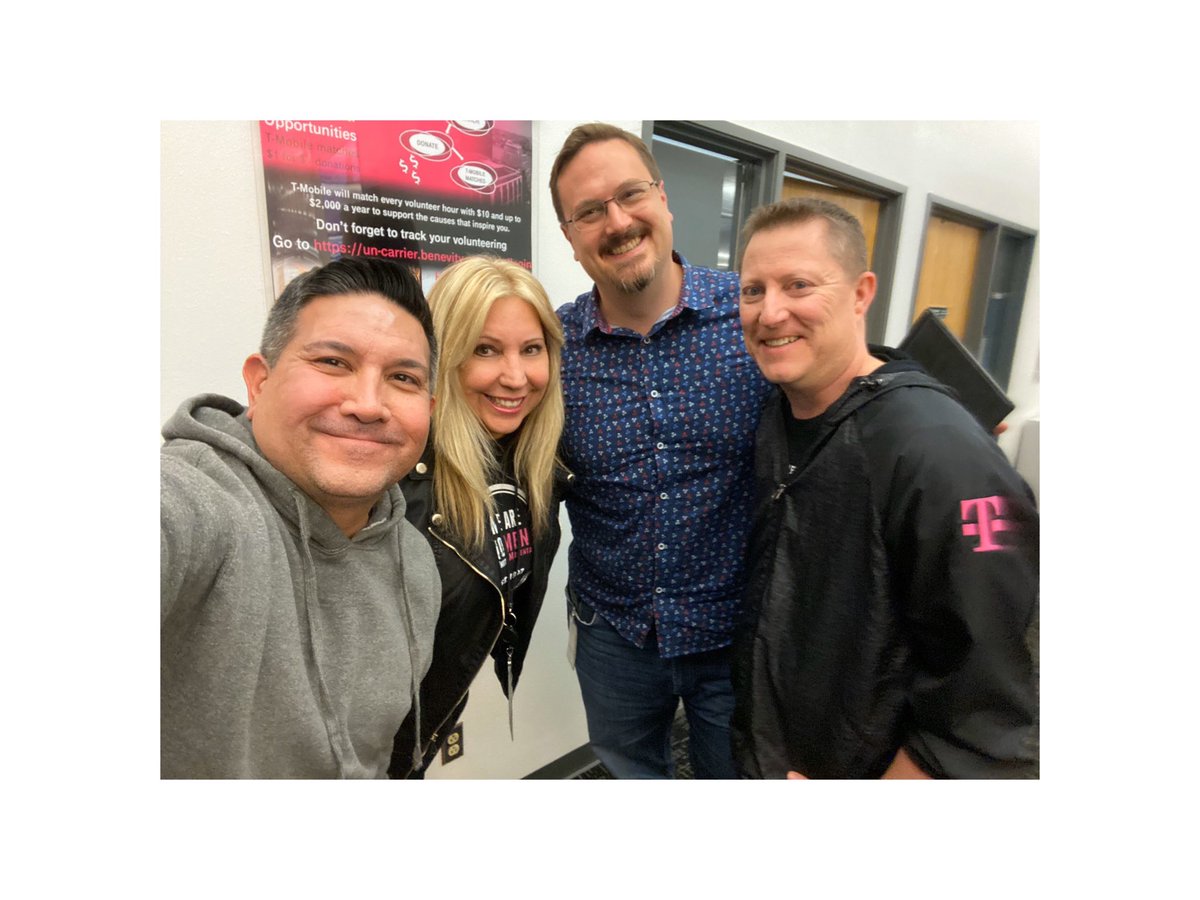 JKalena123's tweet image. Hangin’ with Randy and Scott...talking taking Global Care partnerships to the next level! #aboutthecustomer #magentaporvida 🙌🏻❤️