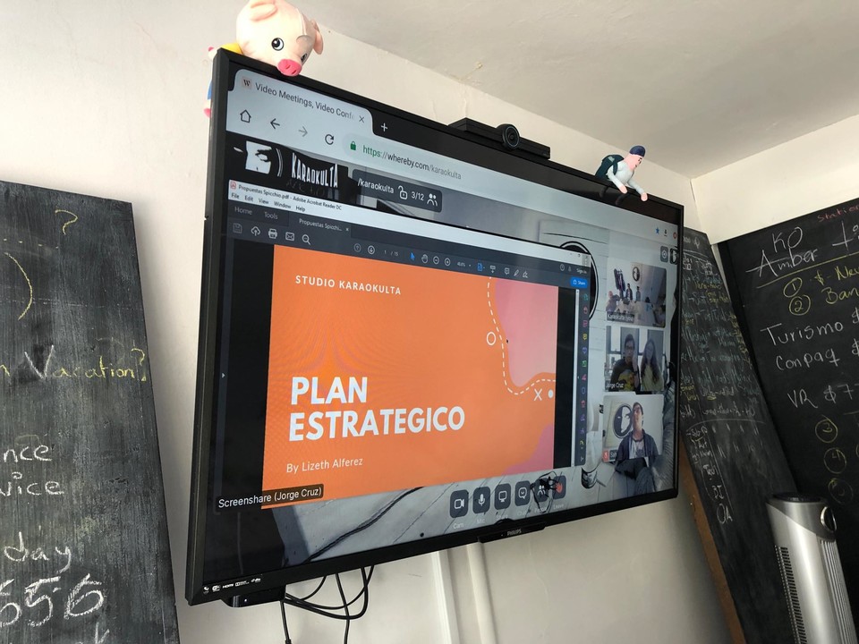 karaokulta's tweet photo. Tanto en #KOCCD como en #KOProvidencia hay presencia del equipo de Marketing, cada uno tiene ideas y actividades para compartir ¿Qué mejor que una junta para iniciar con éxito la semana?
#gamedev #indiedev #karaokulta #gamestudio #marketing #culturakaraokulta #bussines https://t.co/Kgghqy6DOq