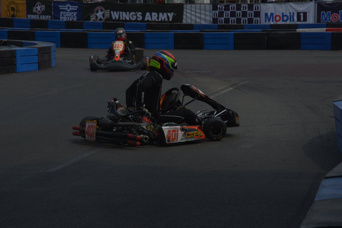 jolinesjolines's tweet photo. Aqui os dejamos las imágenes de uno de los momentos complicados del @GPIKARTING celebrado este pasado fin de semana en nuestra ciudad. El piloto Enrique Baca que ha salido ileso a pesar de lo aparatoso del golpe. Fíjense en donde esta la rueda...! #Jolines #radio #karts https://t.co/I7Ah00NRUL