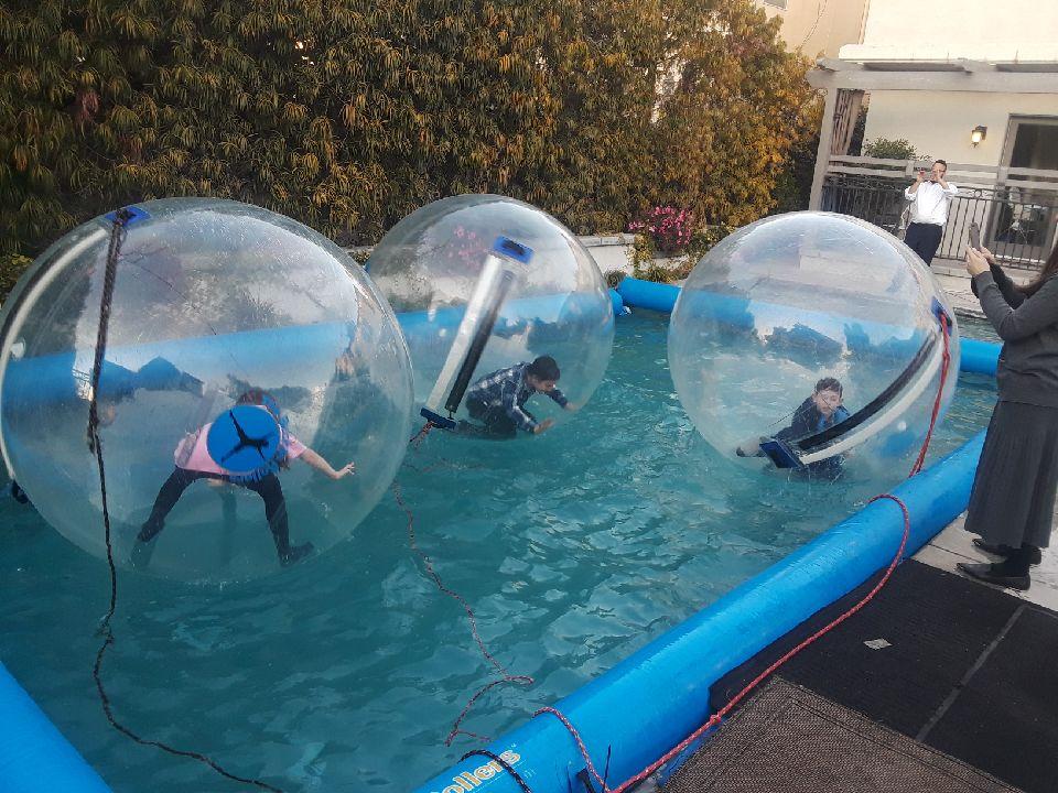Bubble Game on Water. Human Hamsters, maybe? 
-
emeraldevents.com
Orange County · Los Angeles · Inland Empire · San Diego
-
#kidspartyrentals #poolparty #kidsoutdoorfun #emeraldevents  #bubblerollers
Big Bubbles You Can Walk In · Kids Party Rentals