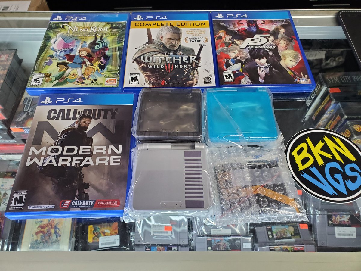 bklynvideogames's tweet photo. Now in stock. A few #sony #ps4 #videogames and new #gbasp #shells #ipslcd #backlight screen. #brooklynvideogames #nyc https://t.co/pFI5rgsZLA