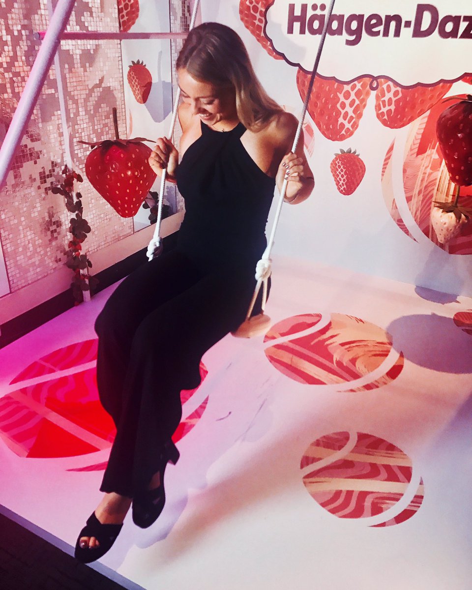 🎈25🎈 Thank you all for your wonderful messages. Each of you made it more special ❤️💋🍓