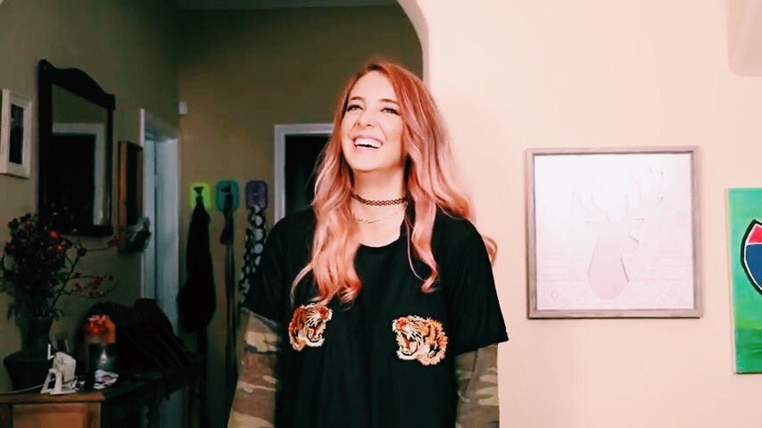 eeybby123's tweet photo. congrats on 10 years making the most amazing videos @Jenna_Marbles <3
there’s no one else we’d rather look up to for so long 💥💫 https://t.co/UWuaqj7tc0