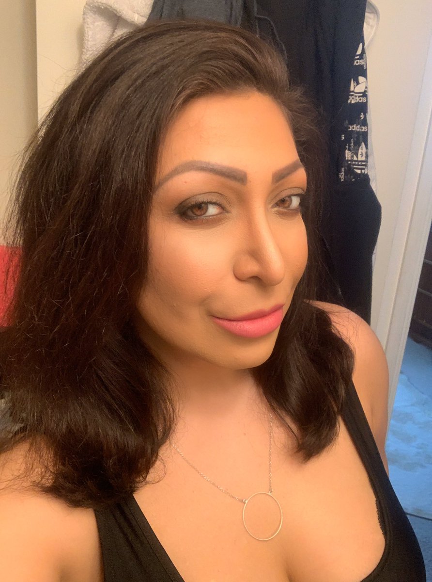 stylebydona's tweet photo. Soooo, I needed a change. Decided to finally cut my hair & freshen up the color ... what do y’all think about the new hair? #HairLove #newlook #newme #stylebydona #fashionstylist #creative #director https://t.co/c4A14wBeqU