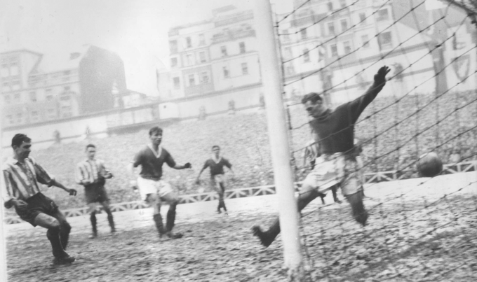 FOTOS HISTORICAS O CHULAS DE FUTBOL - Página 14 ERACCfGX0AAcHiN?format=png&name=small