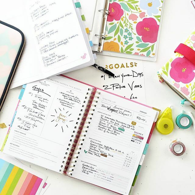 krodesigns's tweet photo. Filmed a video 🙃😳 I know, right?! It's been, like since January that I've gotten one to you!  Plus this one will have a new format too!  You'll get to see me AND my PowerSheets 🤯 🥰 I hope you'll like it on Wednesday! .
#powersheets #krodesigns #culti… https://t.co/GK8o0dwqU2 https://t.co/Lo9kCJePRh