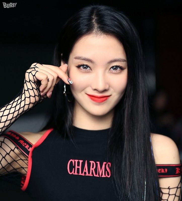 crush• [WEKI MEKI'S LUCY] #WEKIMEKI