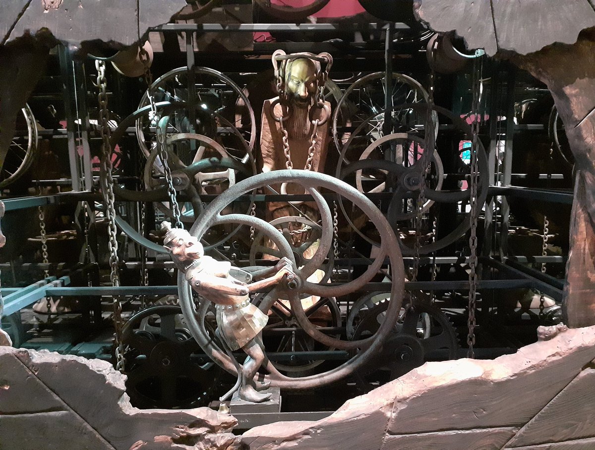 HistoryTrail's tweet photo. The #MillenniumClock @NtlMuseumsScot first chimed at noon on January 1, 2000, and was created to take a look back at the preceding 1000 years https://t.co/tVI6yrBq6Y