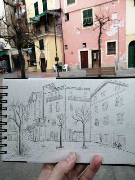 Did a great cliff walk today to Monterosso, where we stayed for the day, had some nice food and obviously took some time to draw outside. ? #MondayMotivation #lifedrawing 