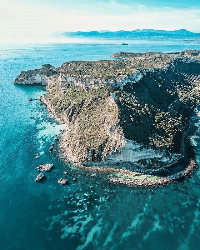 Buonasera Instagramers, pronti per una nuova settimana?
⠀
Protagonista del Best di oggi è uno luoghi più famosi e soprattutto più fotografati qui a Cagliari, ma stavolta lo vediamo da una prospettiva completamente nuova che lo rende davvero irriconos… ift.tt/2OZKdkY