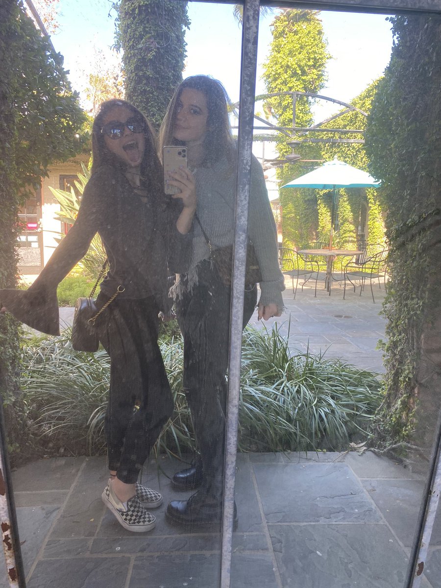 Jacifinchhhhh's tweet photo. Miss fun corpus adventures with you @JordanRavae https://t.co/yuViAXISuX