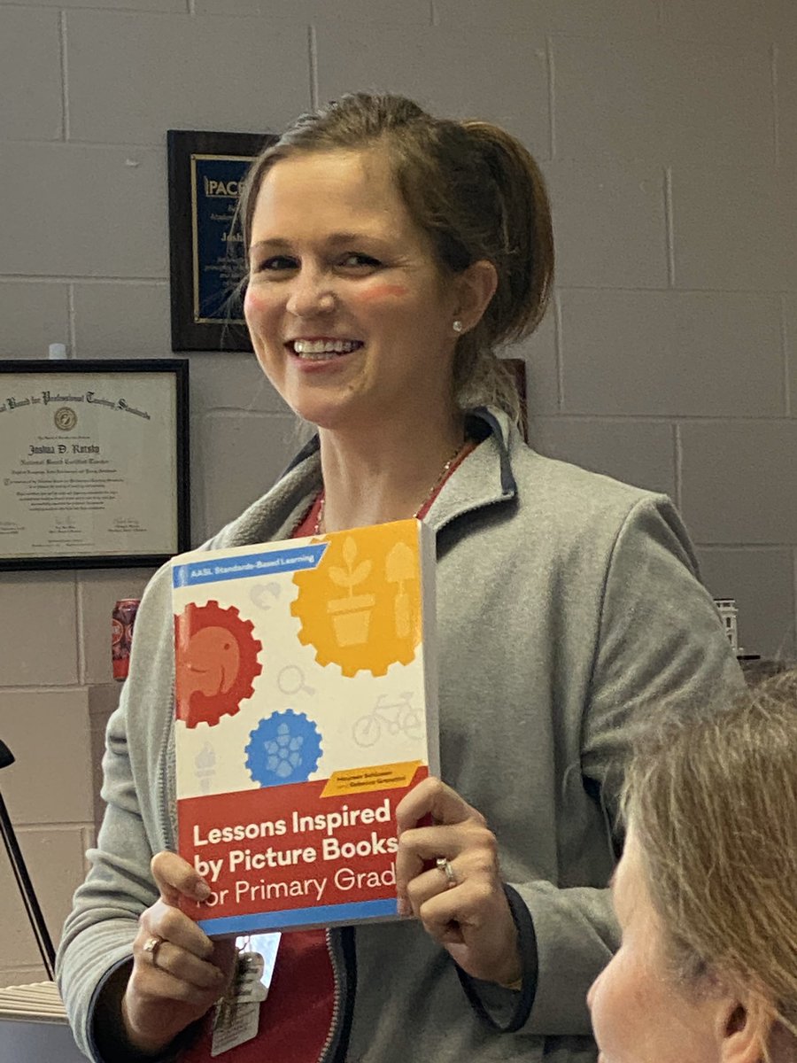 jrich4ua's tweet photo. Jennifer Northrop, thanks for sharing great resources with HCS Librarians! @HCSLTI @northrupjp https://t.co/TMYe8tuKGO