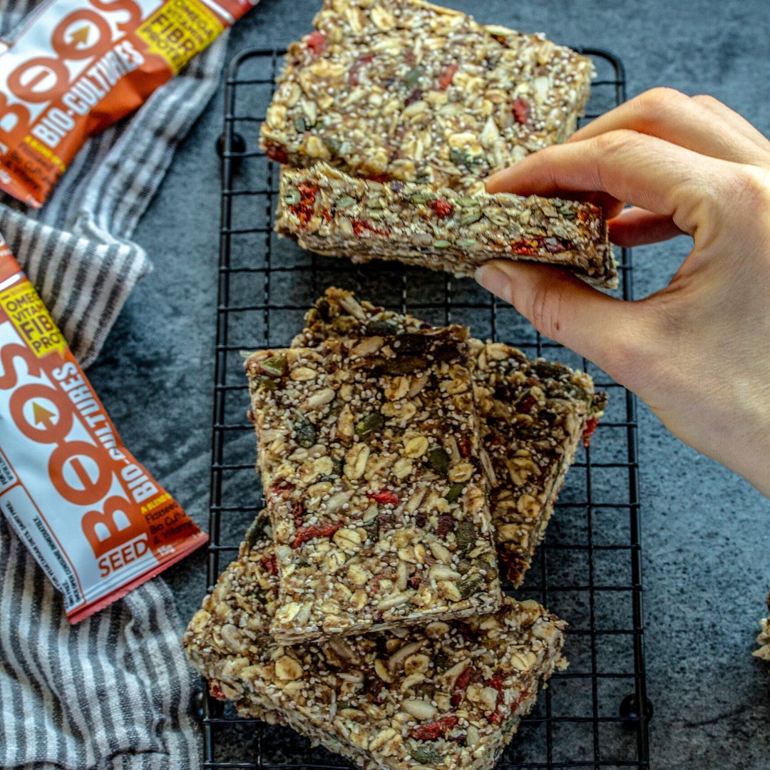 LinwoodsFoods's tweet photo. |MONDAY MOTIVATIONS|

Swap your usual chocolate bar or packet of crisps for @PeachyPalate Oat Seed Bars, using Linwoods Boost Seed Bio Cultures (or Linwoods Milled Flaxseed with Bio Cultures &amp; Vitamin D)😀🧡☀️

For full recipe: https://t.co/pjQTEPOsN7  #Healthy #Healthyeating https://t.co/0cu0meEoNN