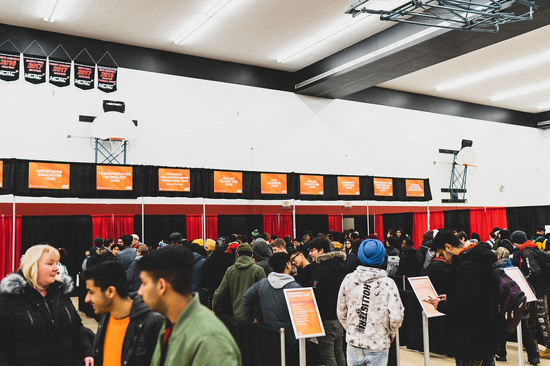 RRC's tweet photo. Take a tour at our Open House on Feb. 18. At NDC, tours take an average of 45-60 minutes, and depart from the North Gym every 15-20 minutes. At EDC, tours depart from room P107 in the Roblin Centre at 9am, 10am, 11am, 12pm, 1pm, 5pm, 6pm, 7pm. Details: https://t.co/t5B6aAOZF0 https://t.co/xNNP9lTpPw