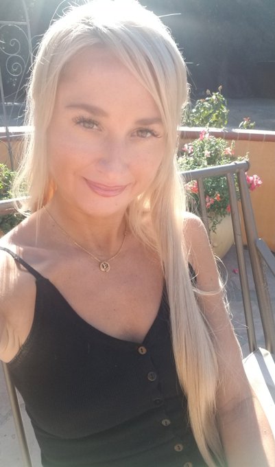 Available in LA from January 21 to March 4th ! Contact @DirectModels https://t.co/sSVvOCzbCQ