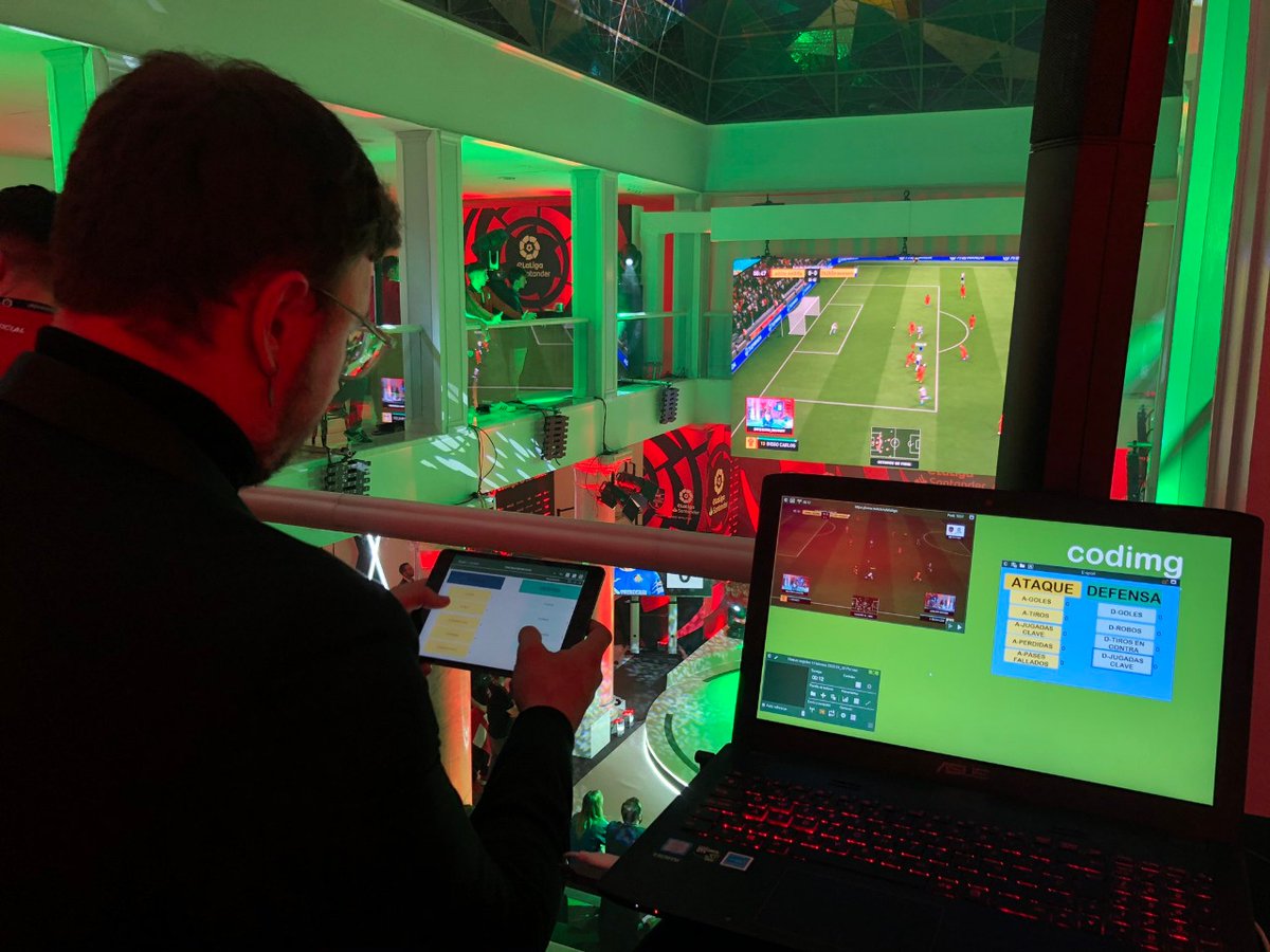 CodimgVA's tweet photo. El pasado sábado estuvimos presentes en el kickoff de la #eLaLigaSantander junto al equipo de #esports #FIFA20 @eSports_UDLP como software de #videoanalisis y #scouting de rivales. ¡Súper experiencia! #CodimgeSports https://t.co/pIuL5XhP0c