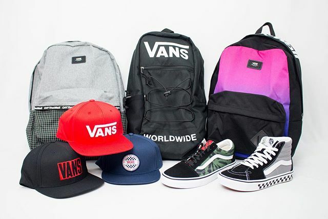 ward9dmv's tweet photo. Roll through today and checkout our full range of @vans apparel 🛹
.
.
.
.
.
.
.
#streetwear #streetstyle #fashion #style #streetfashion #hyped #menswear #fashionblogger #lifestyle #streetwearfashion #sneakers #outfitoftheday #photography #streetphoto… https://t.co/2BRErn9pan https://t.co/QsTTYMBuiT