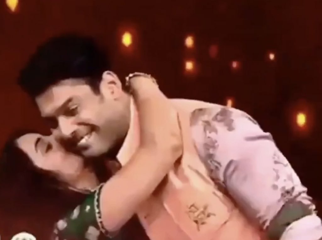 TripsIsLove's tweet photo. Sidharth Shukla appearing on a show that is not at par with his standards first thing after becoming a BB winner for Sana's sake is such an ALMOST-PATI POWER MOVE! 

Thank you, Sid, we are so proud of you for being there for Sana! You outdid yourself, baby 🧡

#SidNaaz https://t.co/WwSIgzmCQy