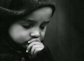 Yastığa başını koyduğunda bugün hiç kimsenin hakkını yemedim, çok şükür diyebiliyorsan; o gün senden zengini yoktur.