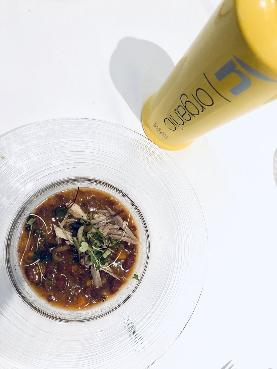 n_organic's tweet photo. 👩🏻‍🍳 Judías pintas con perdiz en escabeche maridadas con Ñ Organic AMARILLA Picual Ecológico👨🏻‍🍳

🌿Plato de Restaurante El Ábside.

🍽 Receta en nuestro blog https://t.co/pBPQCHlJtb https://t.co/naJyv2wV0n