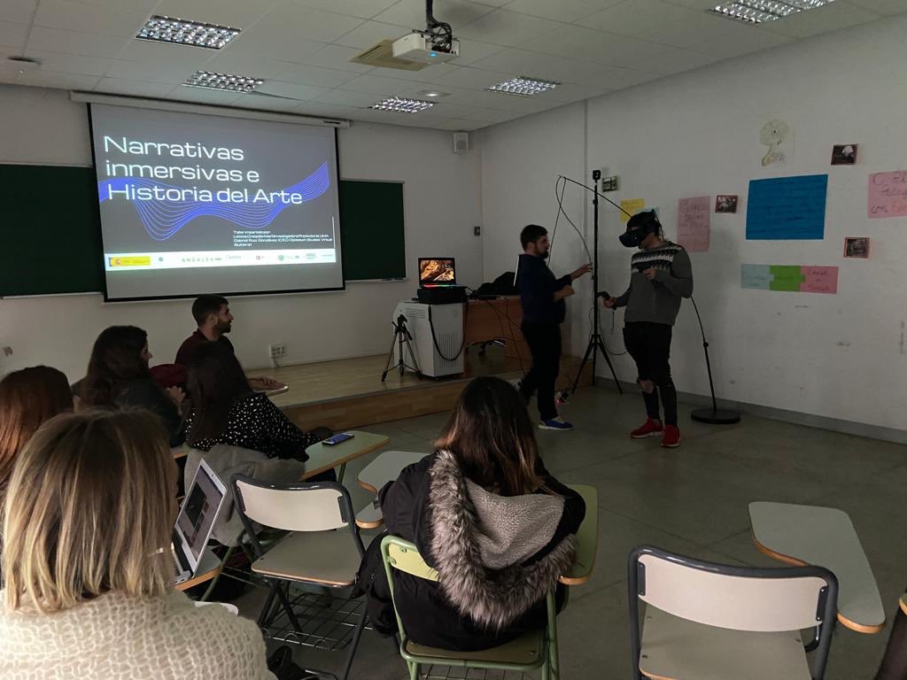 iArtHislab's tweet photo. Gran foto con los alumnos de @MdscaUma la semana pasada en el Taller de Realidad Virtual. Pero no olvidéis que esta semana tenemos más ciclo de narrativas neotextuales junto a Domingo Sánchez-Mesa 😎@opossumstudios @iArtHislab @airun72 @Lety_Crespillo @internetarchive #TransUMA https://t.co/EIfShhyeAc