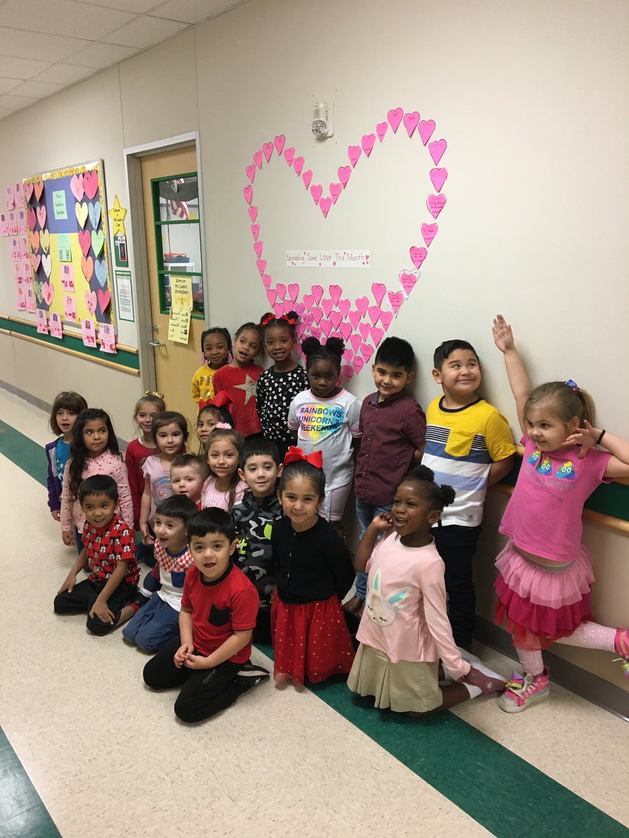 DeniseMustin's tweet photo. Kindness is free, so share it everywhere you go! I love catching our cubs being kind! And I have to give a shout out to my AP, Ms. Spell, for always being kind and lending a helping hand every time it is needed! #CravensKind #NationalBeKindWeek @CubbyBearReport https://t.co/KDhcDiB0GS