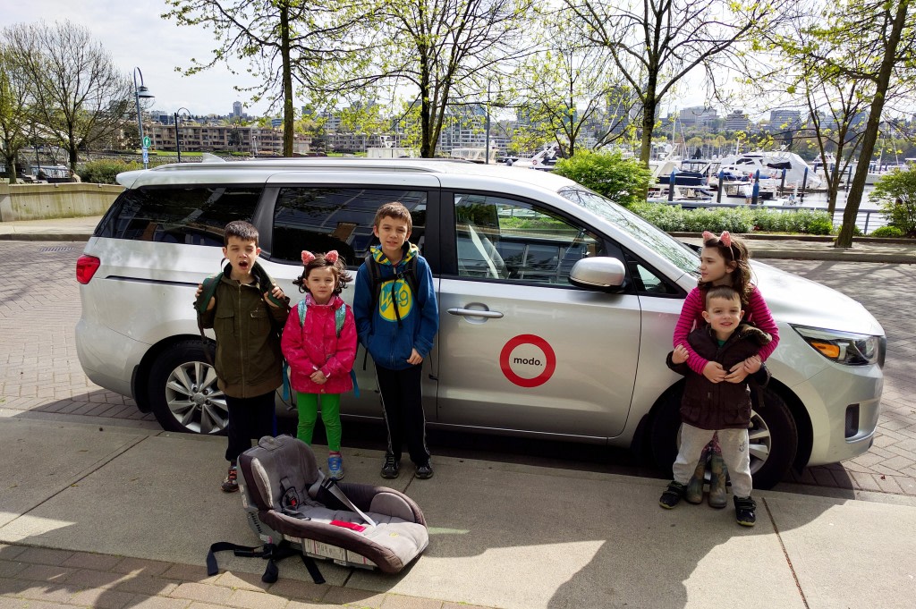 modo_carcoop's tweet image. Happy #FamilyDay ❤️🇨🇦 and a bonus, it is also #RandomActsofKindnessDay! We have an instagram giveaway and giveaway in our vehicles with #FreshPrep!
[📷: @5kids1condo]