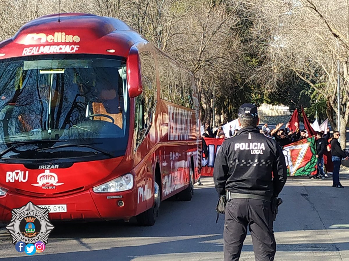 PLVillarrobledo's tweet photo. #CPVillarrobledovsRealMurcia Después de 59 años..... #Equipazos #GrandesAficiones #BuenTiempo #BonitoFutbol
Nada podía salir mal!!!! #Gracias https://t.co/0FwkD19g7P