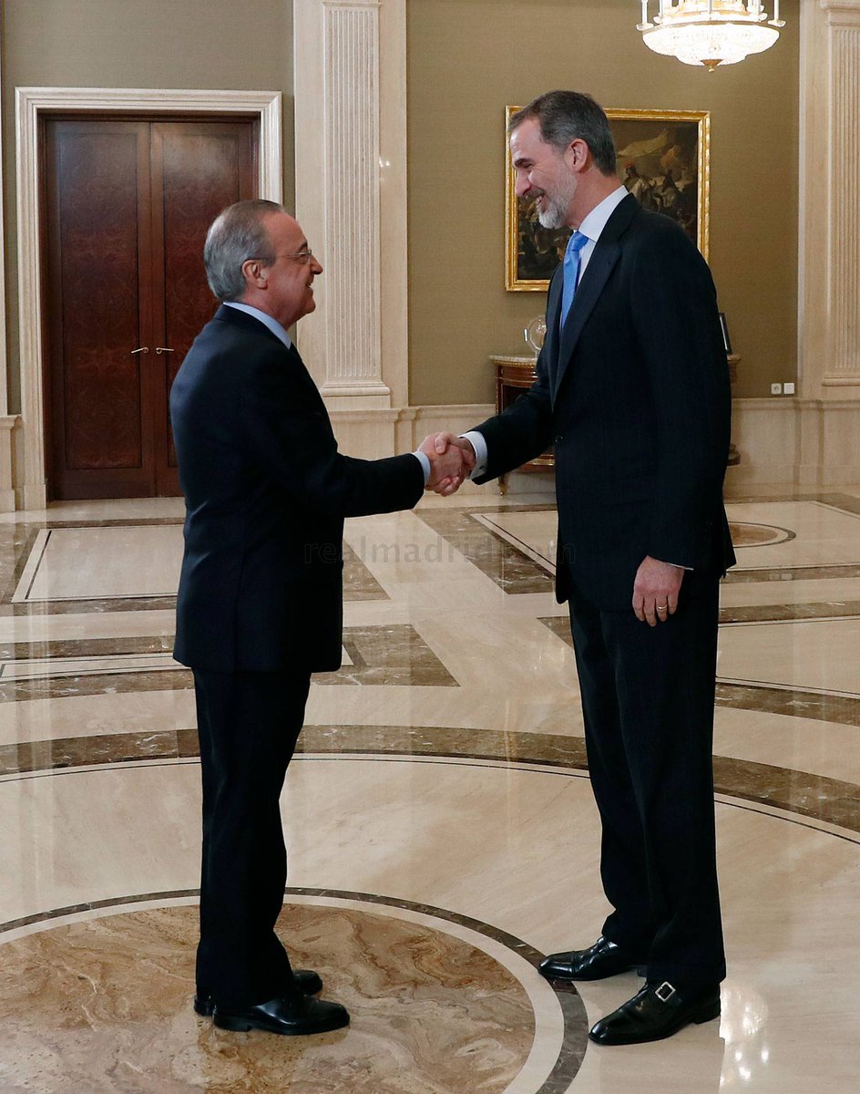 JuanmadelaPoza's tweet photo. El rey #FelipeVI recibió en el Palacio de la Zarzuela al @RMBaloncesto, que el pasado domingo conquistó su 28ª Copa del Rey. #RealMadrid #CAMPEONES28 #RMBaloncesto #RealMadridBasket #HalaMadridYNadaMás #MadridismoUnido https://t.co/2KeMhHvgqr