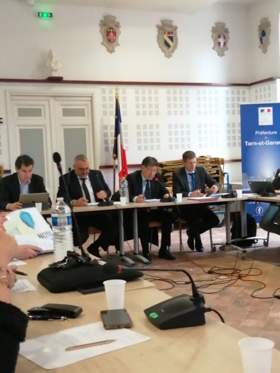 tarnetgaronne82's tweet photo. Dans le cadre de la concertation sur le futur projet de loi #Loi3D (#décentralisation, #différentiation, #déconcentration), dont l'ambition est #Efficacité #Adaptation et #Proximité, avait lieu aujourd'hui la restitution du Président @ChristianAstruc  à la @Prefet_82. #CD82 https://t.co/K09ldcaE3O