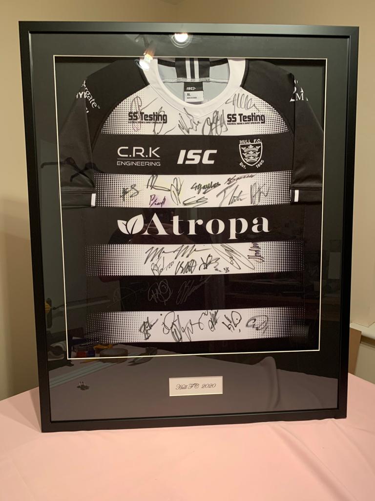 Marching4Rob. (@marchingrob) on Twitter photo All framed for <a href="/IanRoberts113/">Ian Roberts</a> Looking great. You may have missed out on this lovely shirt. But you can still donate to <a href="/Rob7Burrow/">Rob Burrow CBE</a> #Marching4Rob fund as we close in on ยฃ7k <a href="/hullfcofficial/">Hull FC</a> <a href="/SidVickers/">SBV</a> <a href="/TigerInnBev/">Tiger Inn Beverley</a> @RugbyAM <a href="/Waggataurus/">Wayne Godwin</a> <a href="/RhinosFaithful/">Rhinos Faithful ๐๐</a> <a href="/leedsrhinos/">Leeds Rhinos</a> All framed for <a href="/IanRoberts113/">Ian Roberts</a> Looking great. You may have missed out on this lovely shirt. But you can still donate to <a href="/Rob7Burrow/">Rob Burrow CBE</a> #Marching4Rob fund as we close in on ยฃ7k <a href="/hullfcofficial/">Hull FC</a> <a href="/SidVickers/">SBV</a> <a href="/TigerInnBev/">Tiger Inn Beverley</a> @RugbyAM <a href="/Waggataurus/">Wayne Godwin</a> <a href="/RhinosFaithful/">Rhinos Faithful ๐๐</a> <a href="/leedsrhinos/">Leeds Rhinos</a>