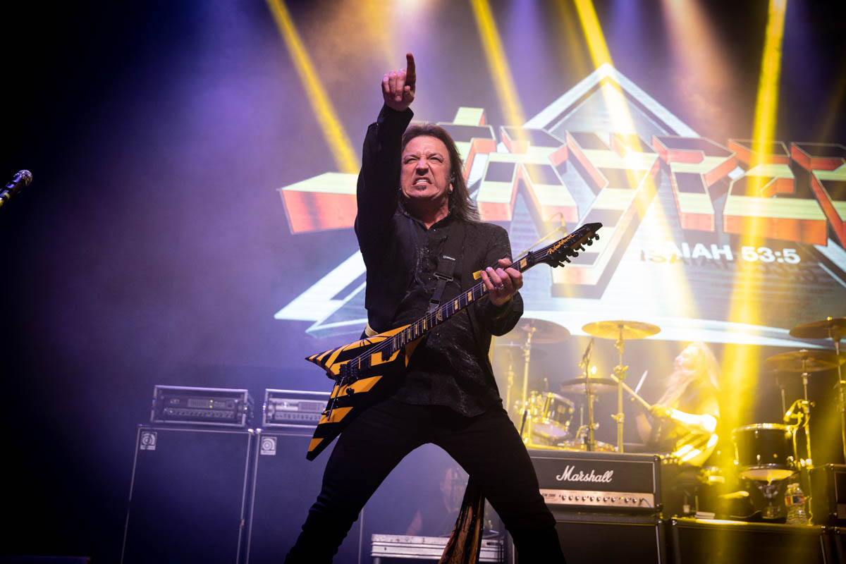 PHOTOS: Stryper at Gas Monkey Live

frontrowctr.com/stryper-gas-mo…

🔥 📷 Thomas Rosas / <a href="/Stryper/">Stryper</a> <a href="/GasMonkeyGarage/">Gas Monkey Garage</a>