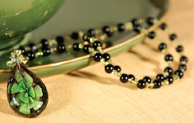 FireMtnGems's tweet photo. Get inspired by glass! This glass bead necklace with a beautiful #lampworked glass bead focal created by jewelry designer Tina Hopson, and shared courtesy of Bead Trends magazine, is stunning. Check it out here: https://t.co/1xiQL9aLiz
#FMGDesign #FMGKnows https://t.co/2RqKcWkesi