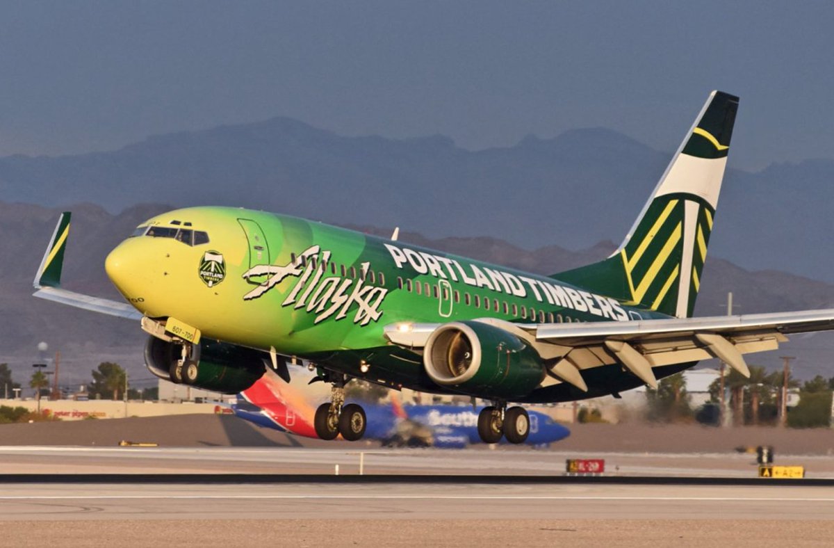 GeekAirline's tweet photo. Alaska Airlines "Portland Timbers" #B737 #logojet. #avgeek #airplane #AlaskaAirlines https://t.co/Bbhysa9t5x