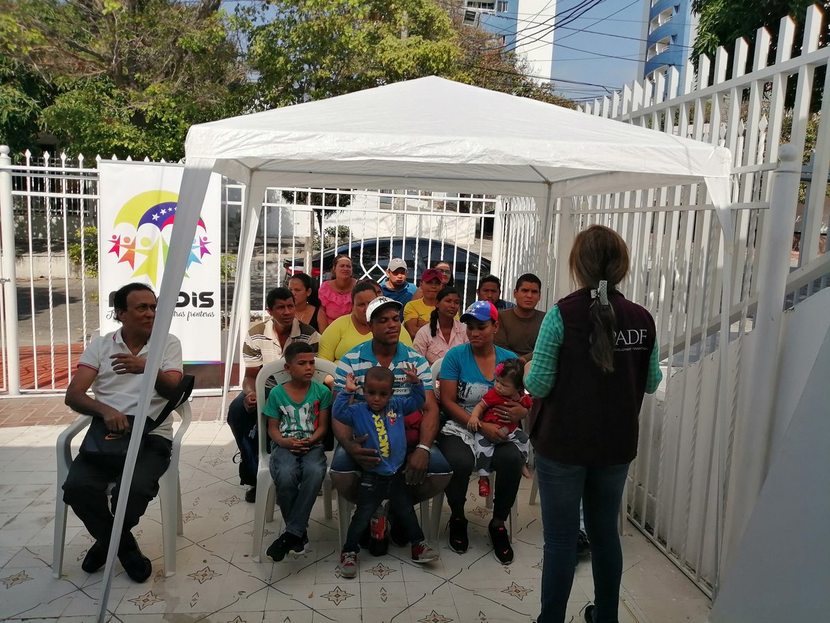 LuisMenesesVzla's tweet photo. Hoy se realizó la 1ra Feria de Servicios para la Población proveniente de Venezuela gracias al apoyo de @FUPADColombia y @CRUZROJA_BQ

Actividad que se realizó en el Centro de Atención y Orientación al Migrante y Retornado de @FuvadisDDHH en compañía de @CPazaporte https://t.co/cWbHWxKjnI