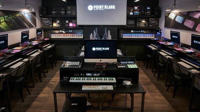 Point blank music school was founded by musician and producer Robert Cowan in the year 1994 in london.
#pointblankmusicschool #shamonzoe #djshamonzoe #edm #trap #house #hiphop #bollywood #india #musicproducer #dj #hyderabad #instagram #facebook #twitter