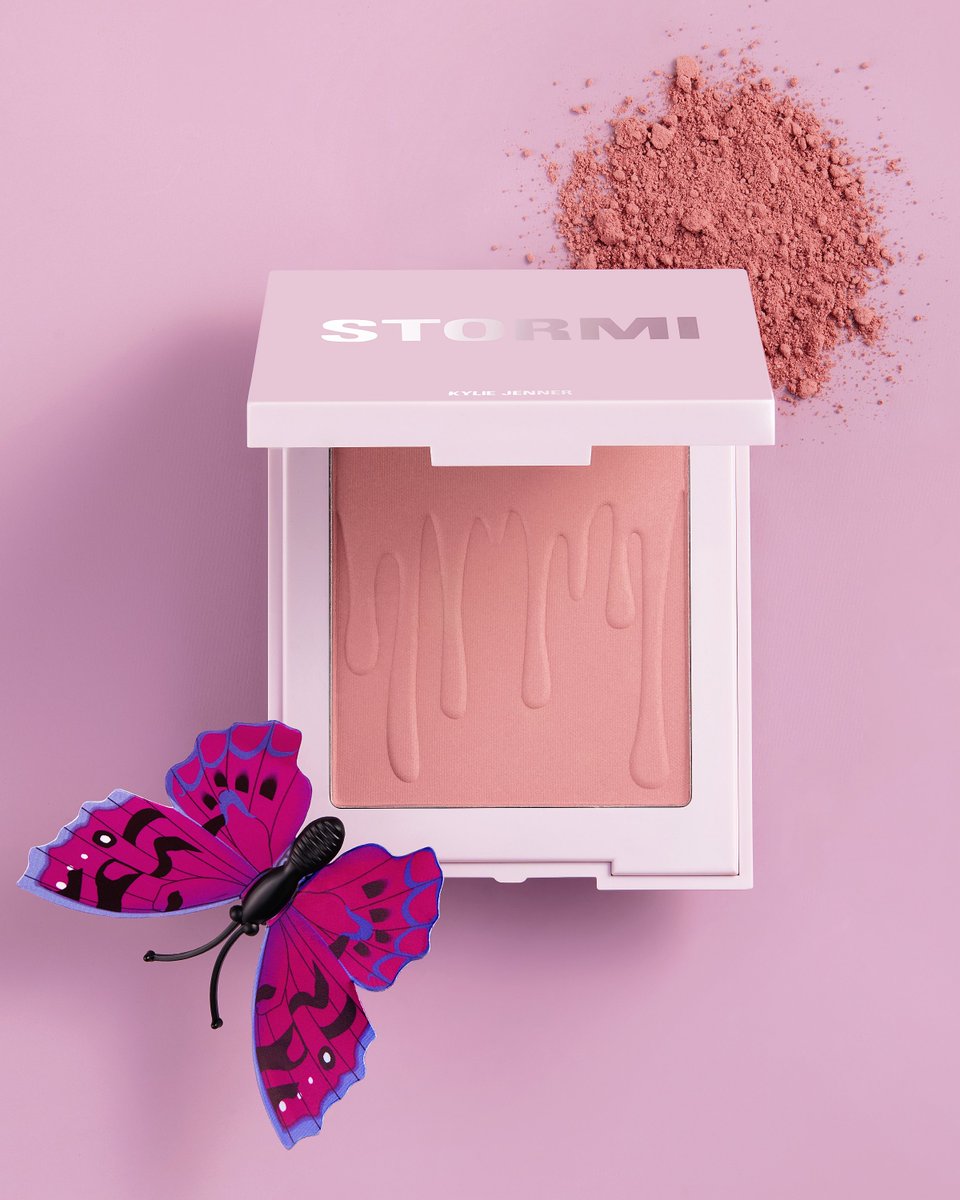 KylieJenner's tweet photo. STORMI RESTOCK ALERT 💌 My Stormi Mini Palette + Flutter In Love Blush will restock this Friday, Feb. 21 at 9am pst! https://t.co/bDaiohhXCV . https://t.co/VRbIPwEqhv