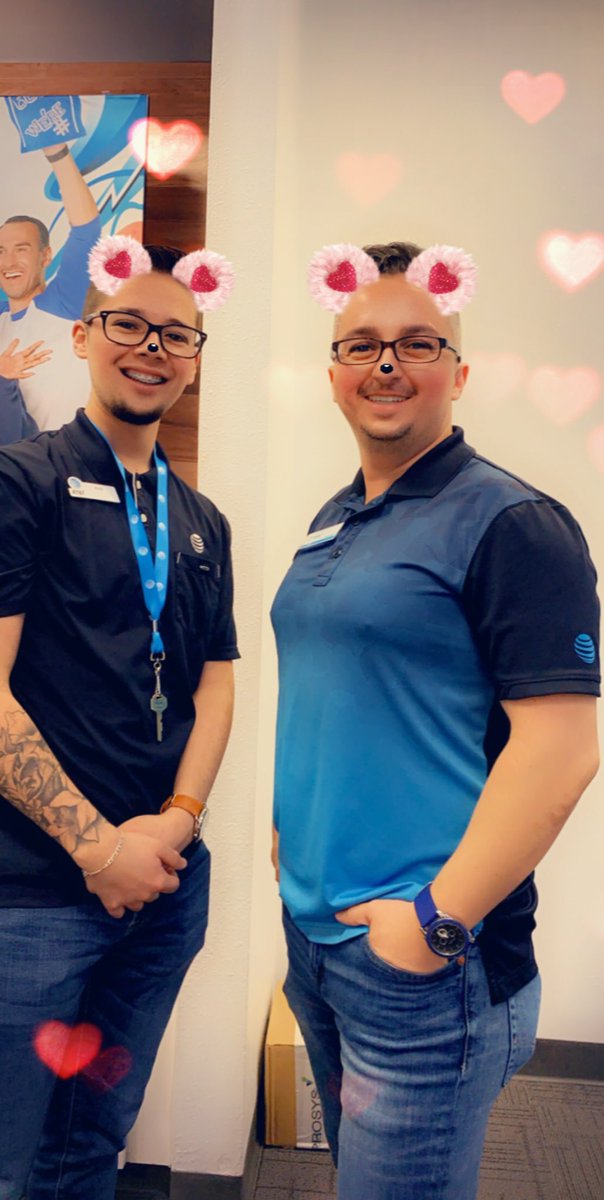 _ZelinaT's tweet photo. Andy our newest member of The 🌴 team closing 3 PPVGA with protection and accessories! Way to go and we are excited to have you on our team @AtPalmas https://t.co/giubpOhJ0d