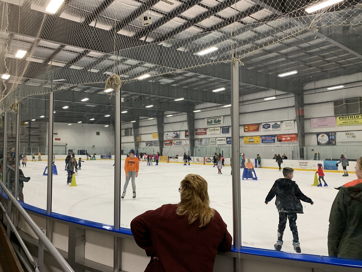 JMMcDonaldSC's tweet photo. Public skate is popping today! Next one is Friday at 9:45! https://t.co/IrXSqa9vHX